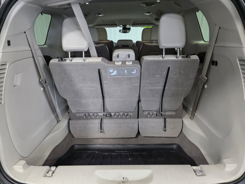 Used 2019 Chrysler Pacifica Touring-L Plus w/ Advanced Safetytec Group FWD image 12