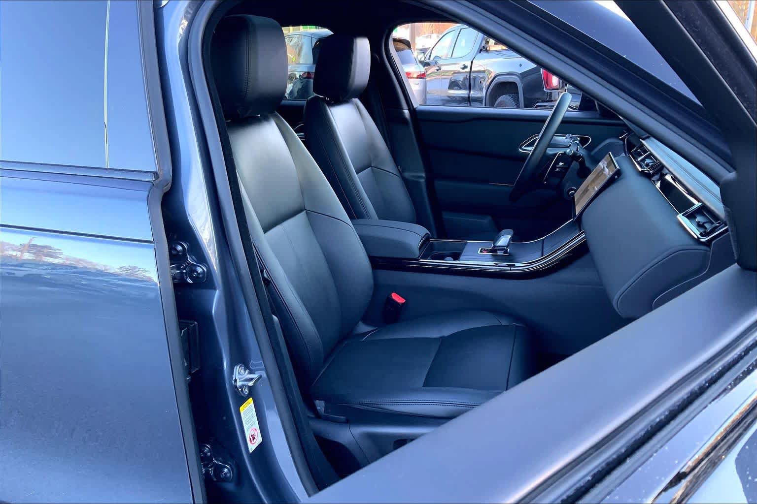 Certified 2026 Land Rover Range Rover Velar Dynamic SE image 8
