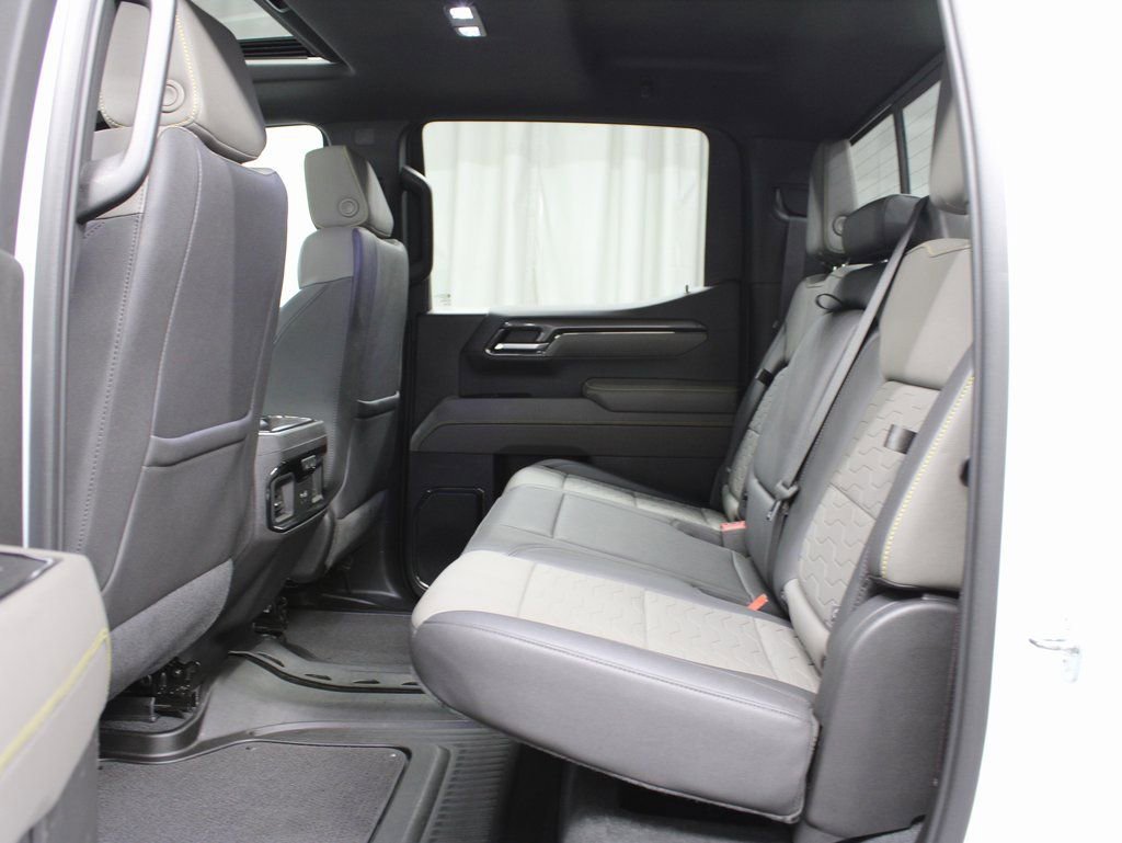 Used 2023 Chevrolet Silverado 1500 ZR2 w/ Technology Package AWD/4WD image 10