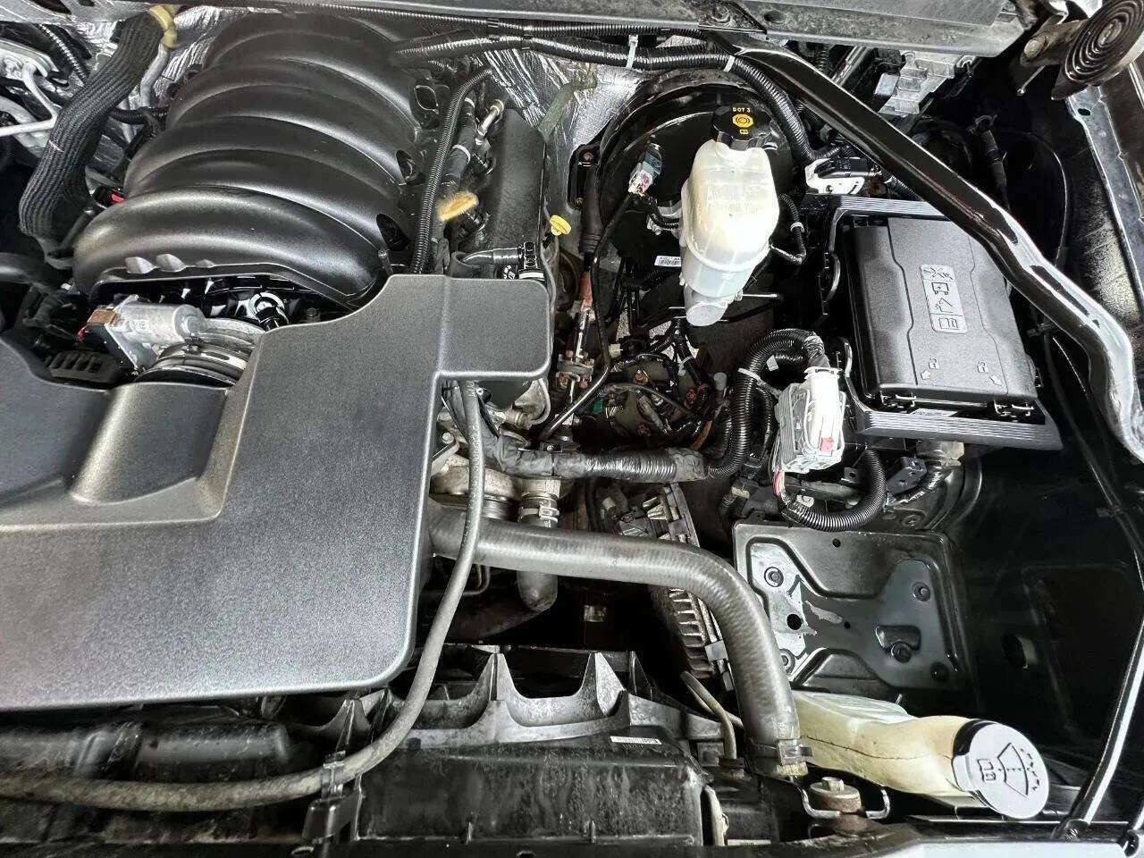 Used 2015 GMC Yukon XL Denali w/ Premium Package AWD/4WD image 34