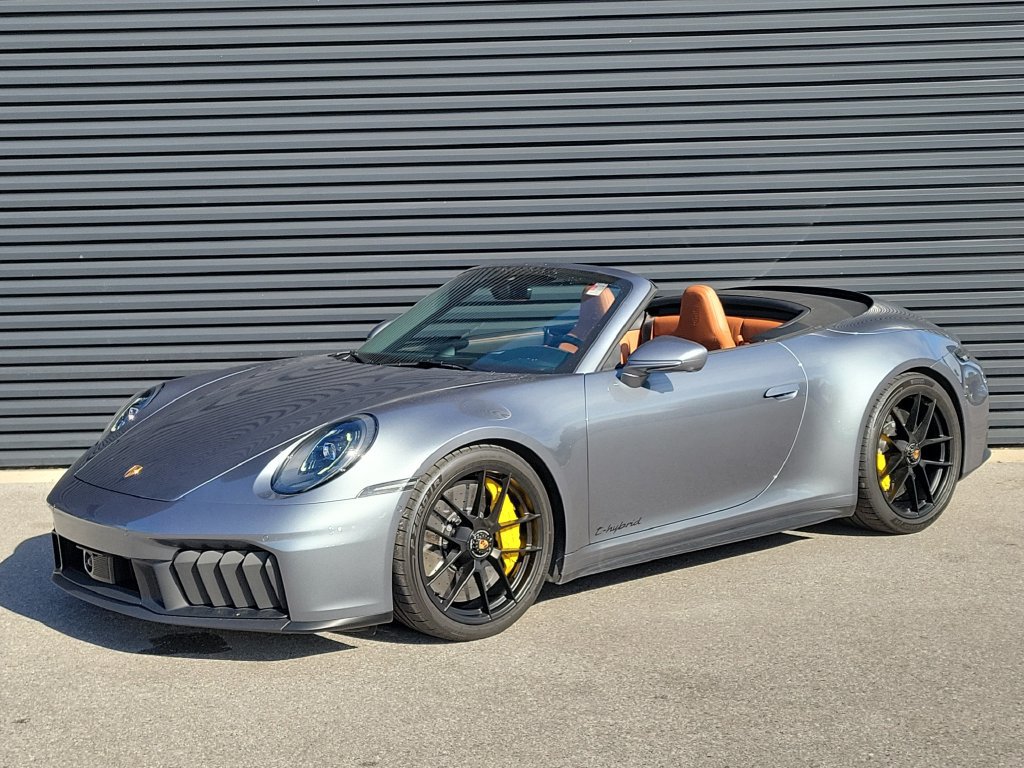 Certified 2026 Porsche 911 Carrera 4 GTS AWD/4WD image 1