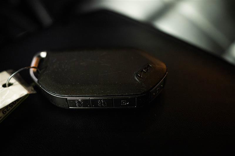 Used 2024 Kia Telluride EX w/ EX Captain's Chair Package image 23