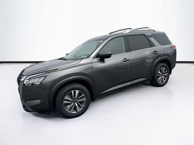 Used 2023 Nissan Pathfinder SL image 3
