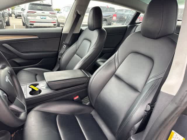 Used 2022 Tesla Model 3 Long Range AWD/4WD image 3