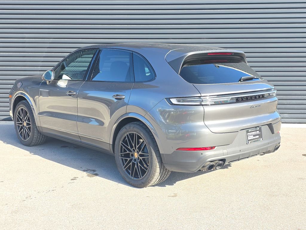 Certified 2025 Porsche Cayenne image 3