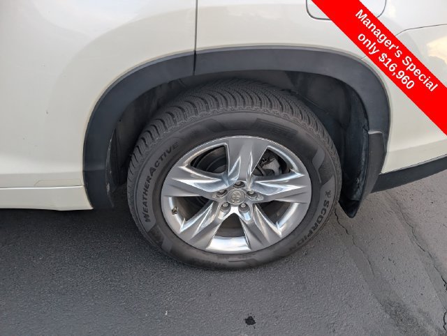 Used 2015 Toyota Highlander Limited Platinum AWD/4WD image 22