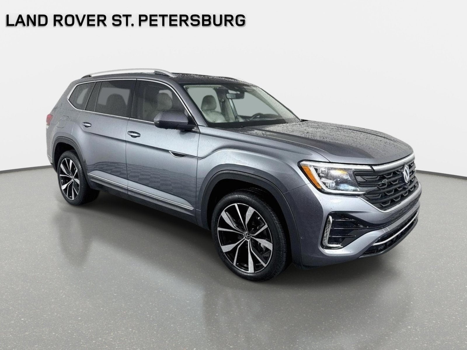 Used 2024 Volkswagen Atlas SEL Premium R-Line AWD/4WD image 3