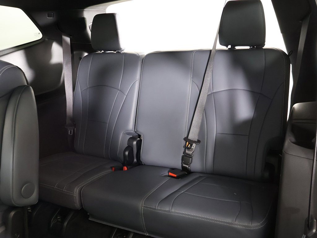 Used 2024 Buick Enclave Premium image 41