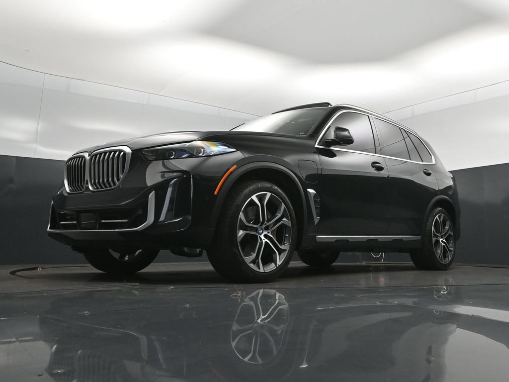 Certified 2024 BMW X5 xDrive50e w/ Premium Package AWD/4WD image 38