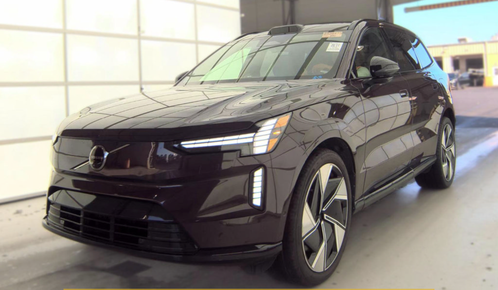 Certified 2025 Volvo EX90 Ultra AWD/4WD image 21