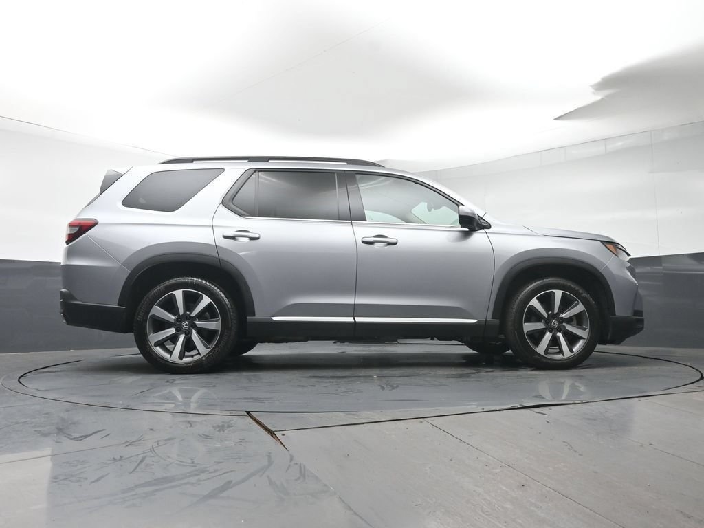 Certified 2025 Honda Pilot Touring image 39