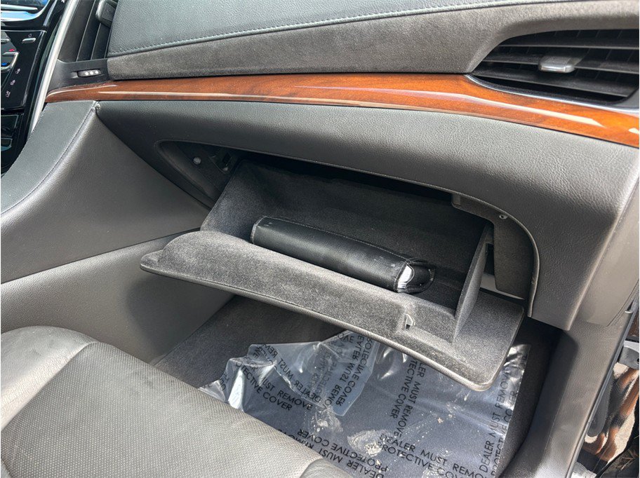 Used 2019 Cadillac Escalade Luxury w/ Escalade Sport Edition AWD/4WD image 48