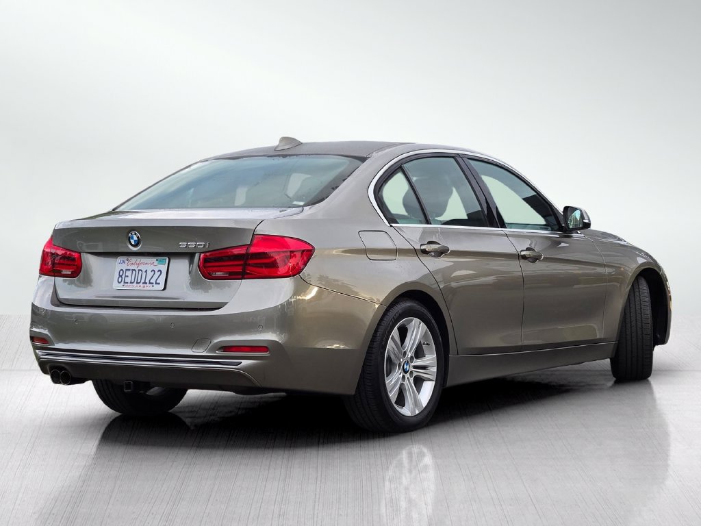 Used 2018 BMW 330i Sedan RWD image 4