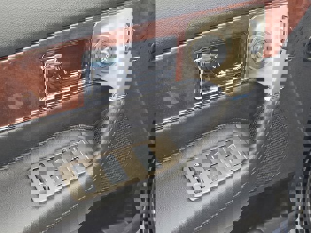 Used 2013 Lincoln MKX AWD image 19