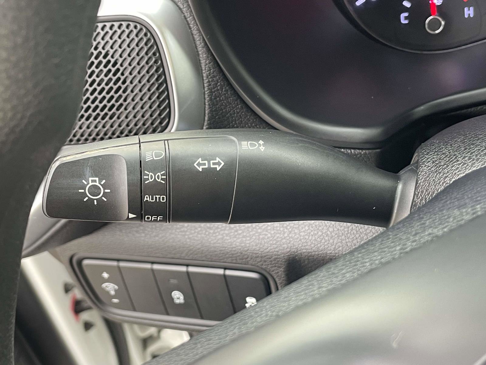 Used 2022 Kia Soul LX image 19