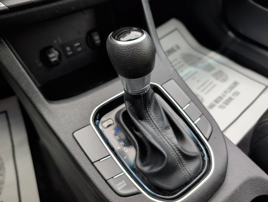 Used 2019 Hyundai Elantra GT FWD image 16