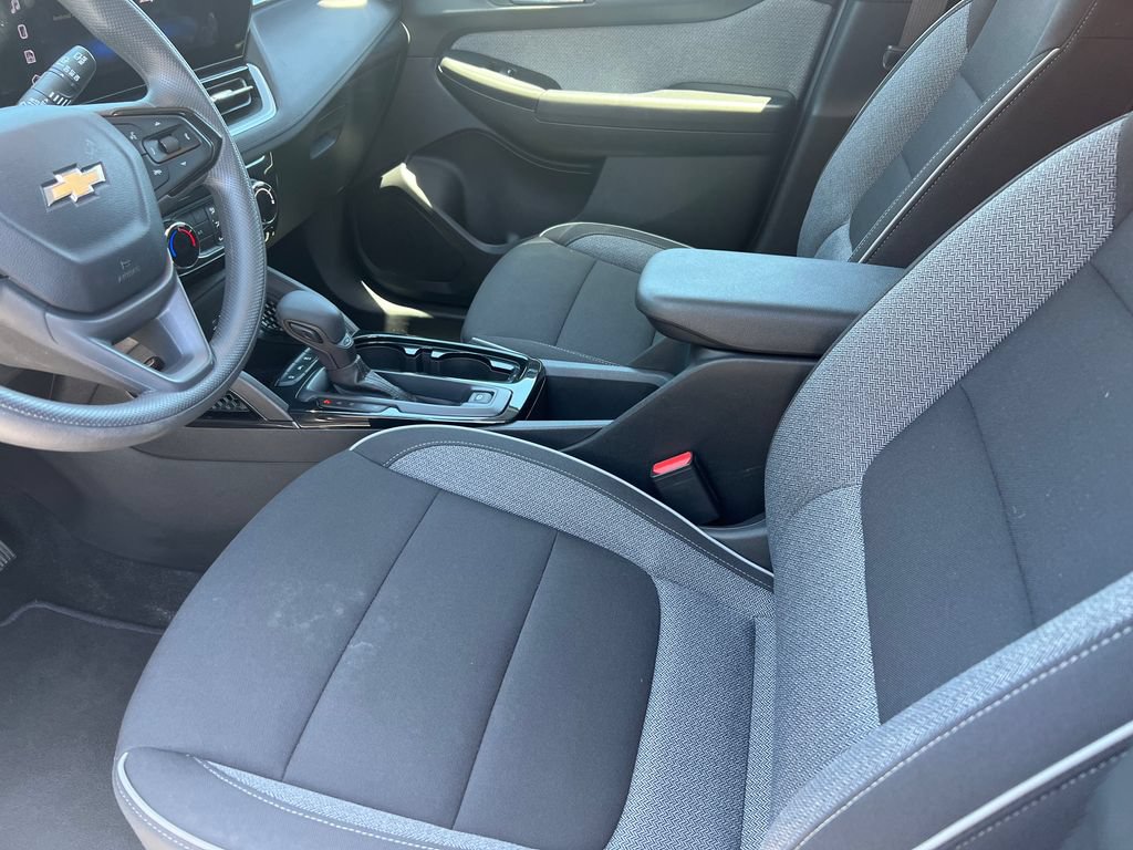 Used 2025 Chevrolet TrailBlazer LT AWD/4WD image 10