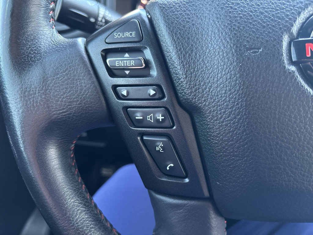 Used 2020 Nissan Titan PRO-4X w/ Pro-4x Convenience Package AWD/4WD image 23