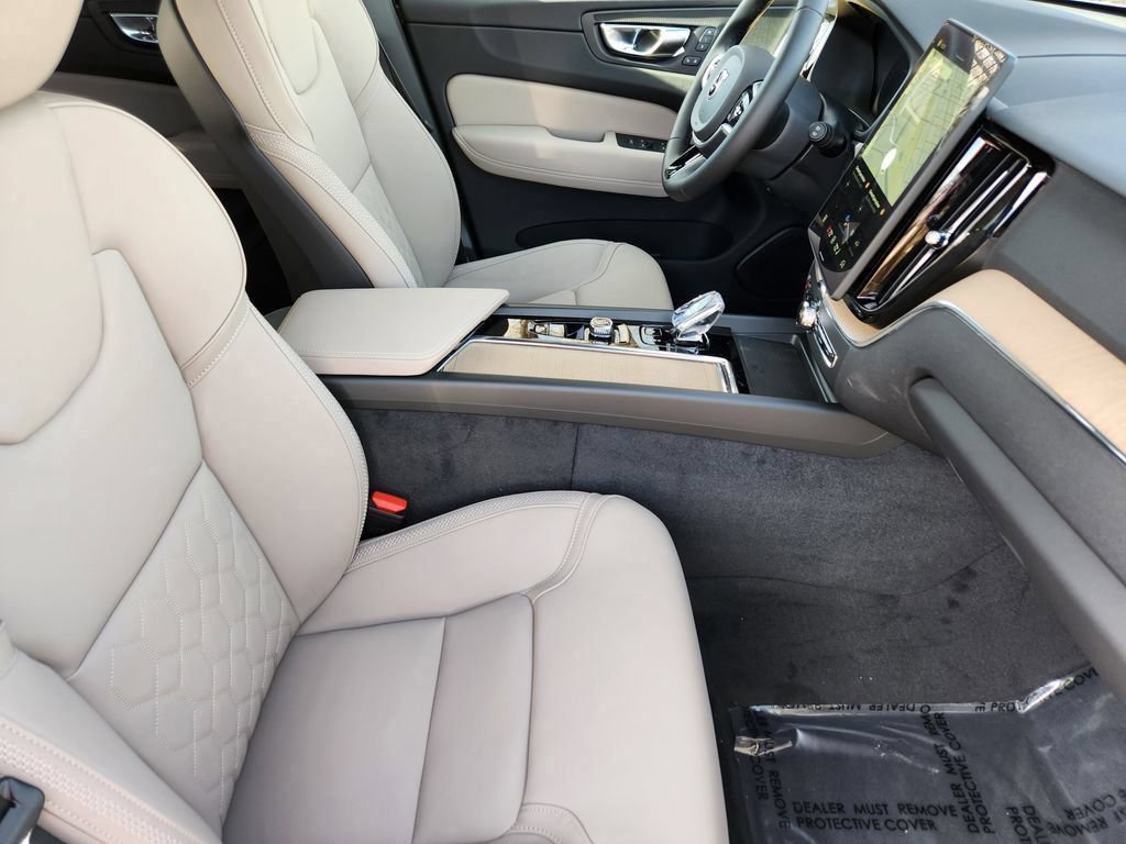 New 2026 Volvo XC60 B5 Plus w/ Protection Package Premier AWD/4WD image 5