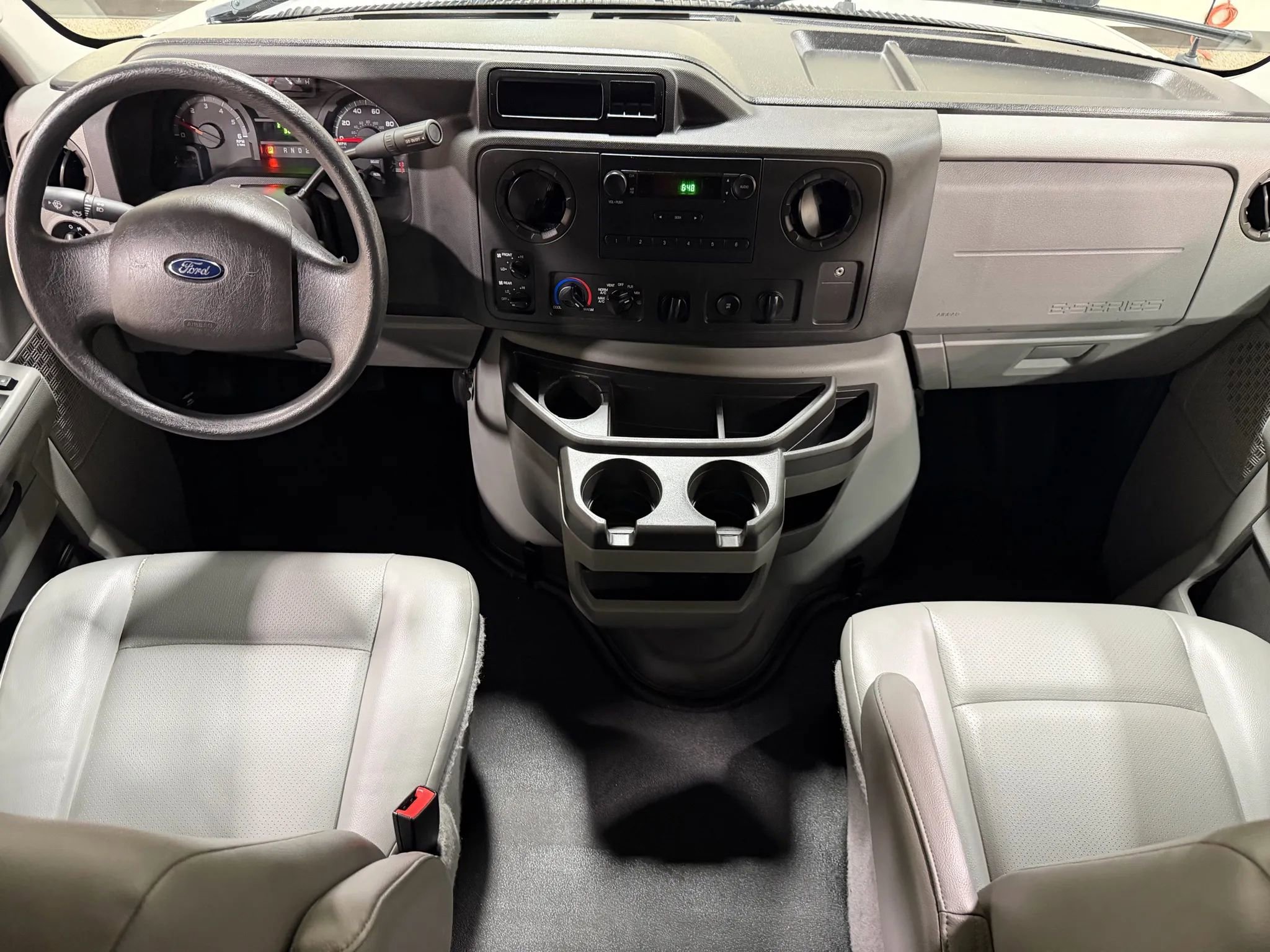 Used 2014 Ford E-250 and Econoline 250 Extended w/ Power Group image 59