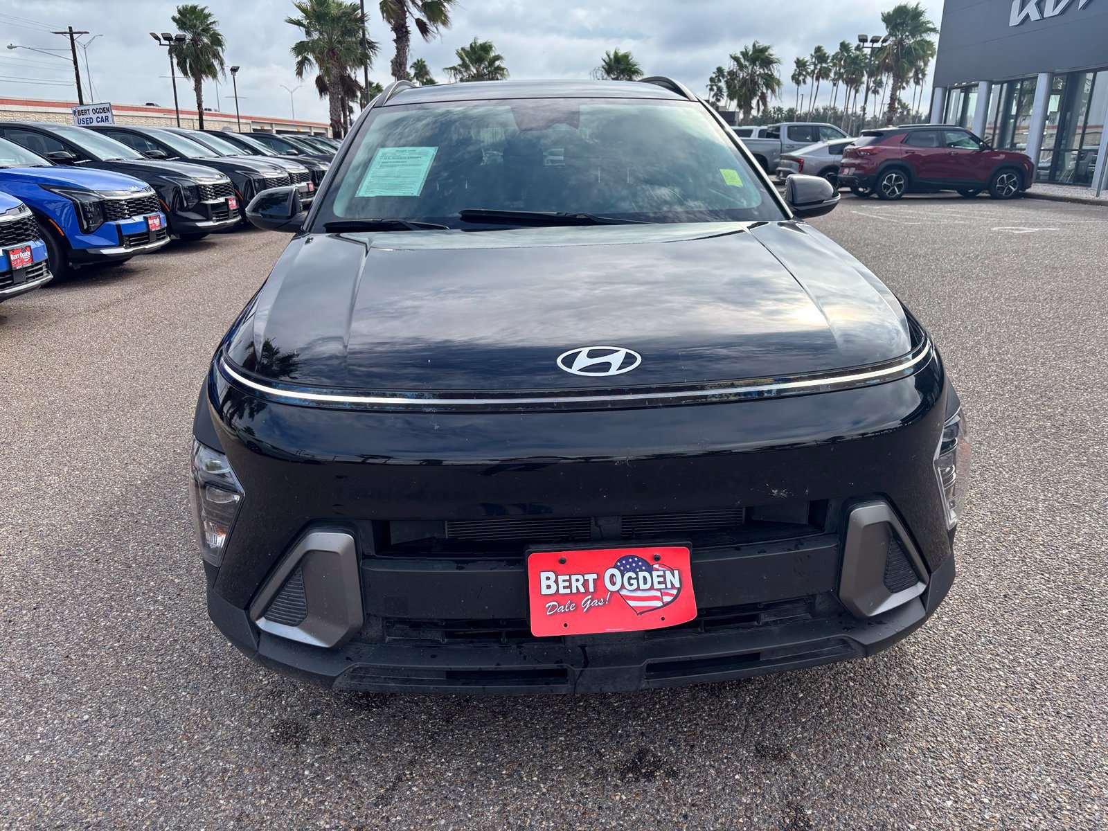 Used 2024 Hyundai Kona SEL FWD image 2