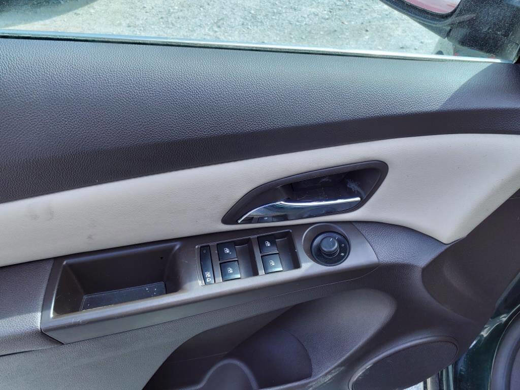 Used 2014 Chevrolet Cruze LTZ FWD image 5