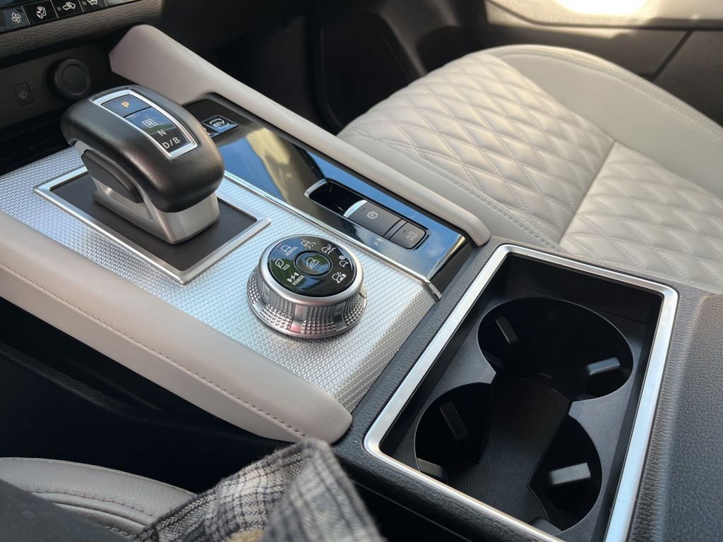 Used 2023 Mitsubishi Outlander SEL image 20