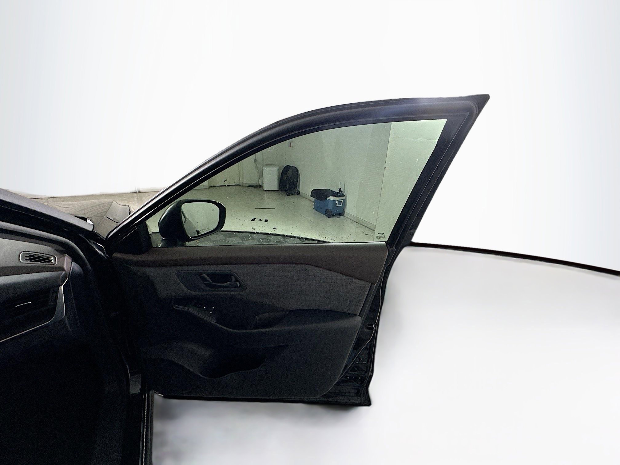 Used 2023 Nissan Rogue S image 31