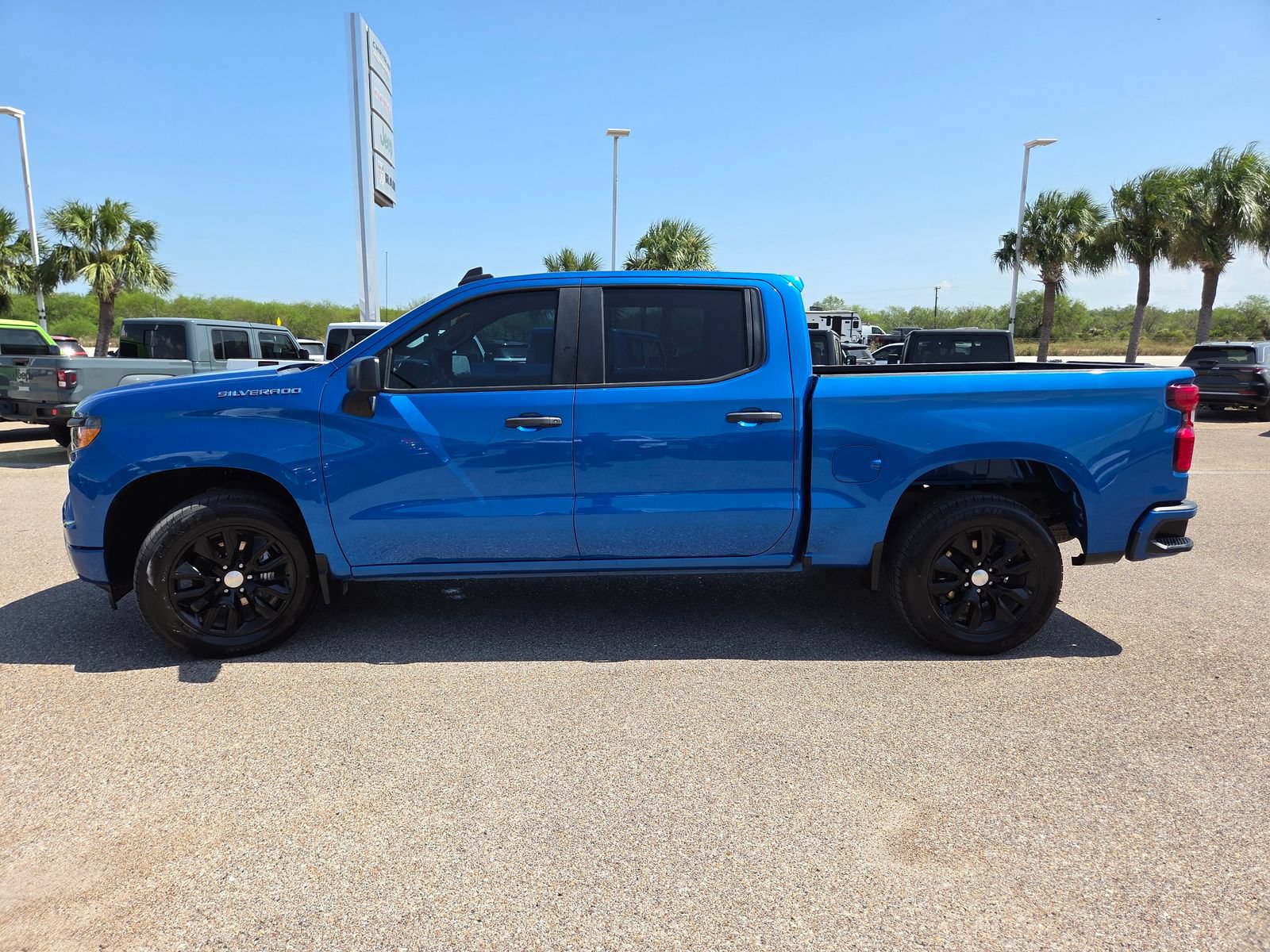 Used 2023 Chevrolet Silverado 1500 Custom RWD image 4