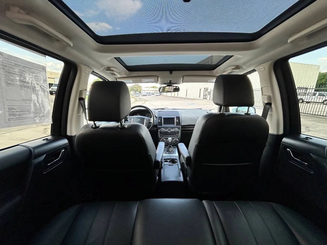 Used 2014 Land Rover LR2 HSE AWD/4WD image 14