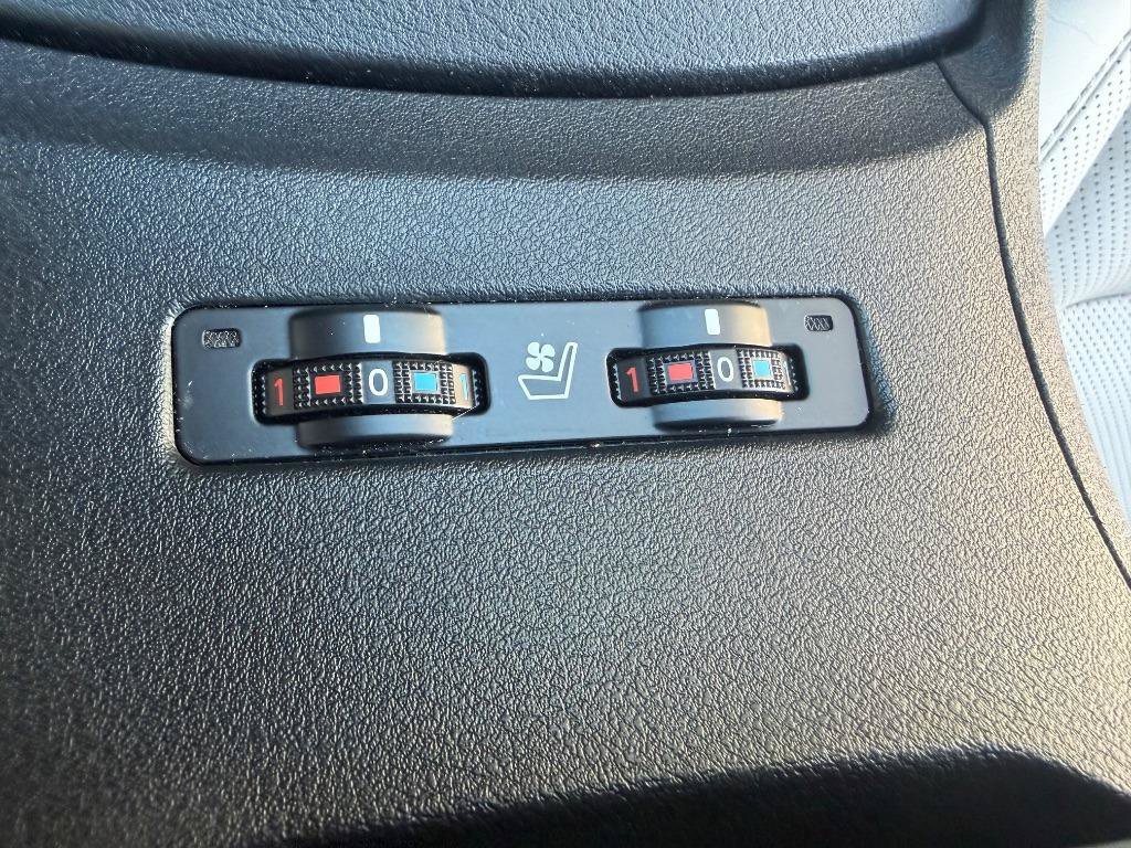 Used 2010 Lexus ES 350 w/ Preferred Accessory Package FWD image 29