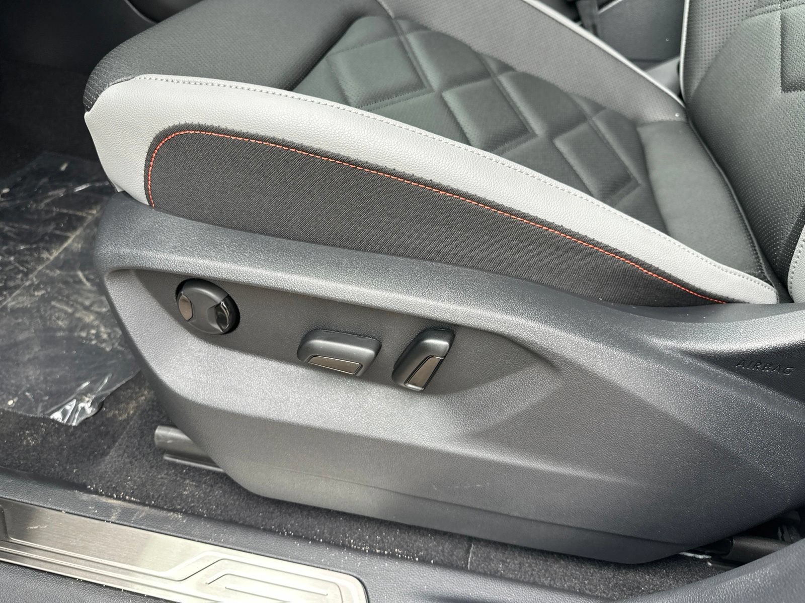 New 2026 Volkswagen Atlas Peak Edition AWD/4WD image 14