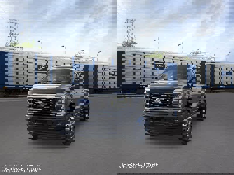 New 2026 Ford F450 Platinum image 2