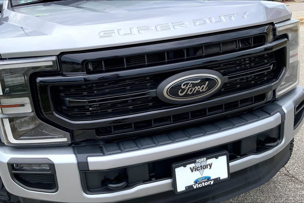 Used 2022 Ford F250 Lariat w/ Black Appearance Package AWD/4WD image 29