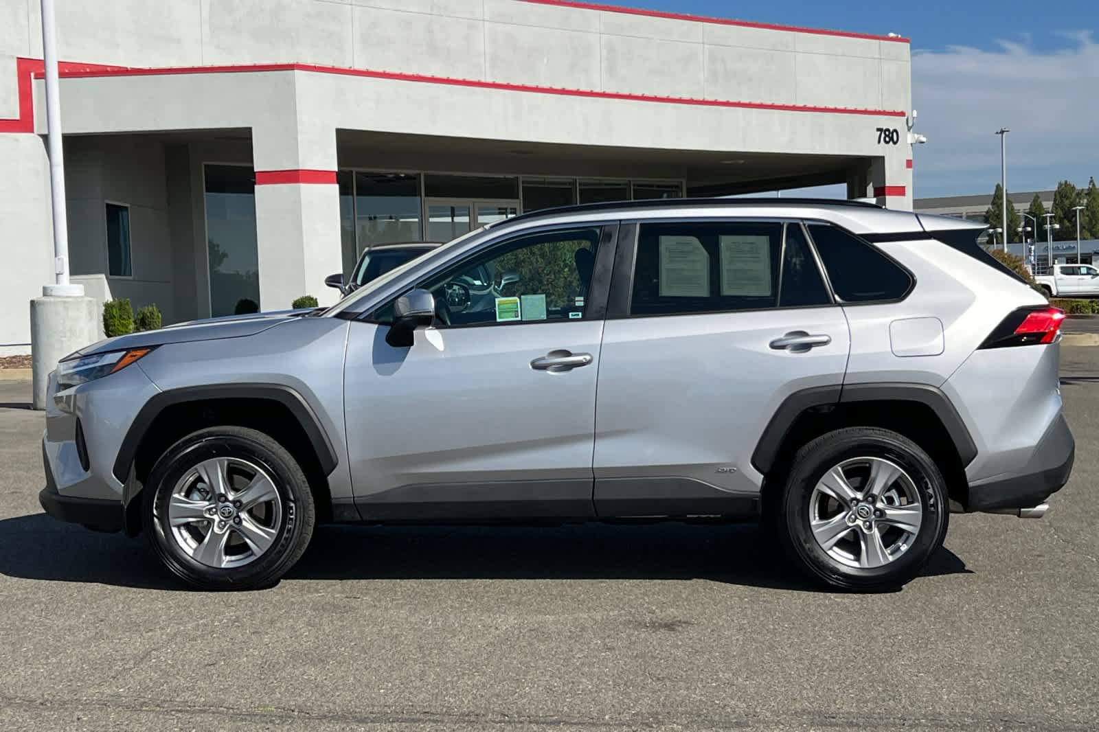 Certified 2024 Toyota RAV4 LE AWD/4WD image 9
