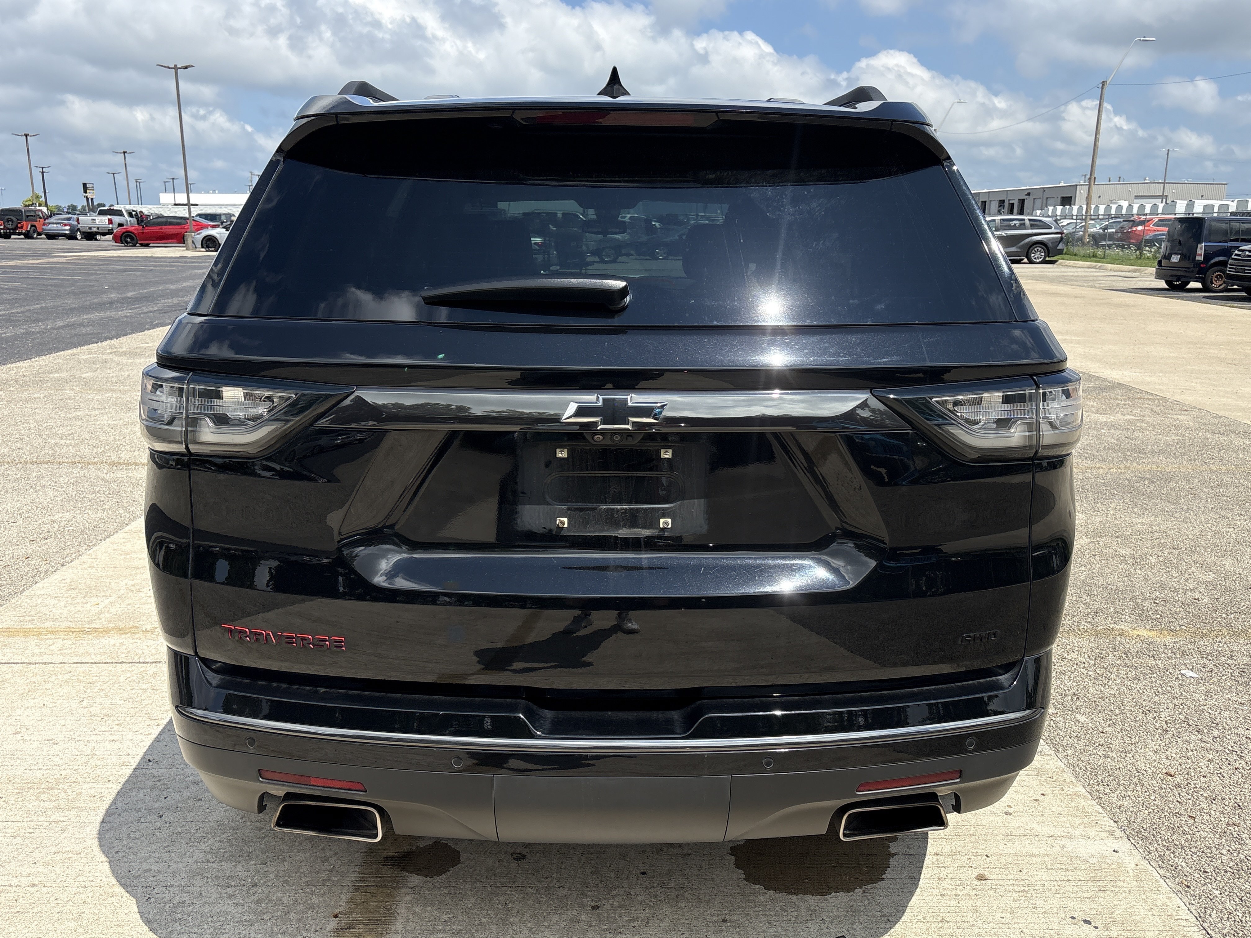 Used 2020 Chevrolet Traverse Premier w/ Redline Edition AWD/4WD image 4