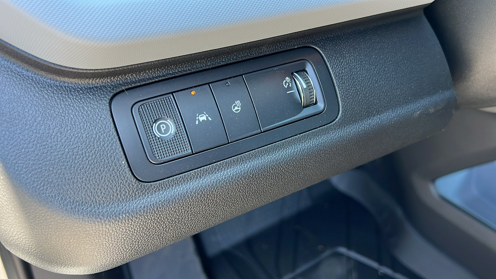 New 2027 Chevrolet Bolt LT w/ Comfort Package FWD image 26