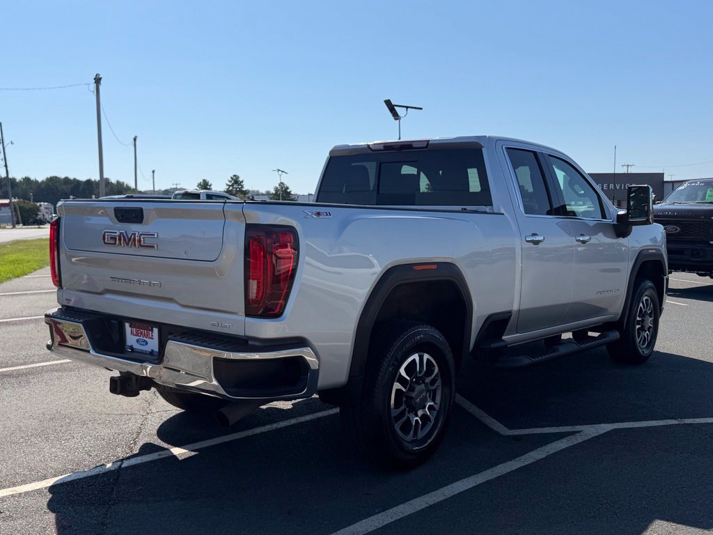 Used 2023 GMC Sierra 2500 SLT w/ SLT Preferred Package AWD/4WD image 3