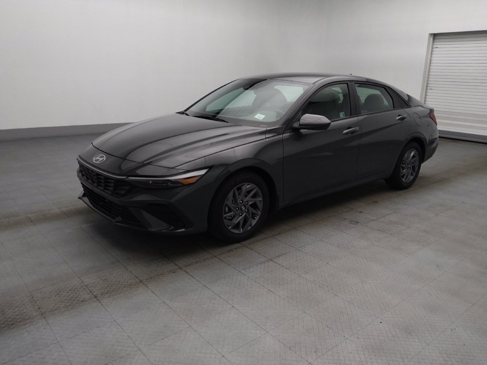 Used 2024 Hyundai Elantra SEL FWD image 2
