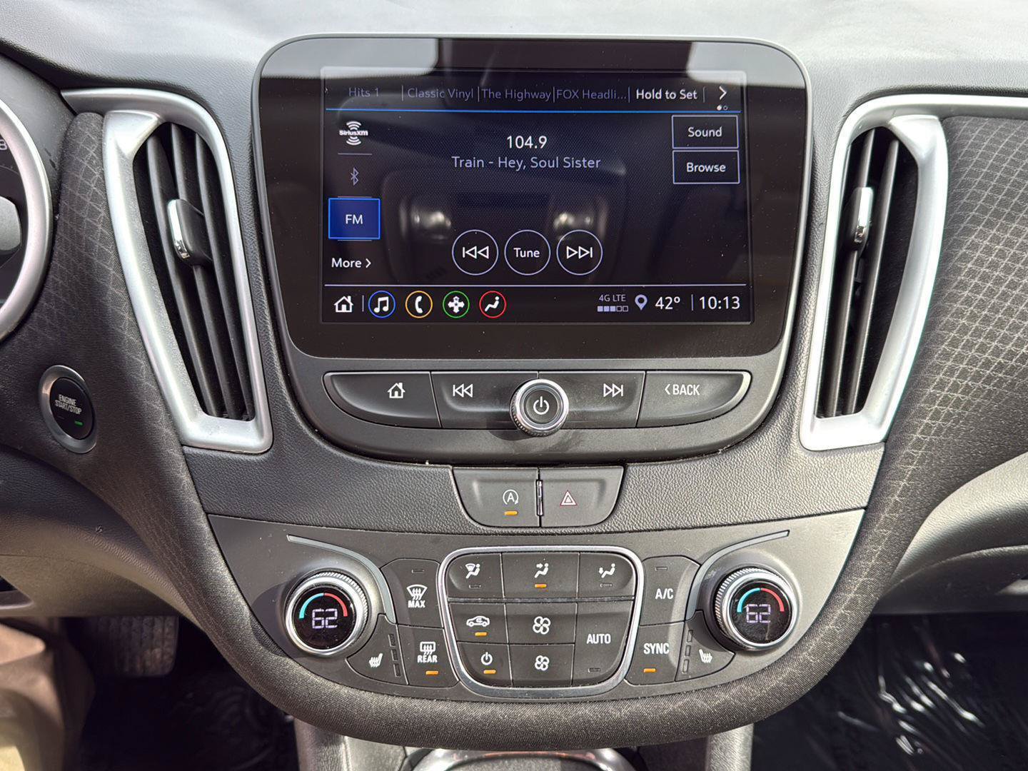 Used 2024 Chevrolet Malibu LT FWD image 28