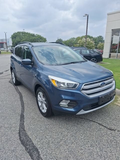 Used 2018 Ford Escape SE w/ SE Sync 3 Package AWD/4WD image 4