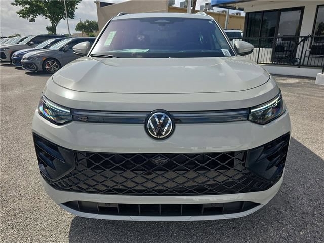 New 2026 Volkswagen Tiguan SEL R-Line AWD/4WD image 2