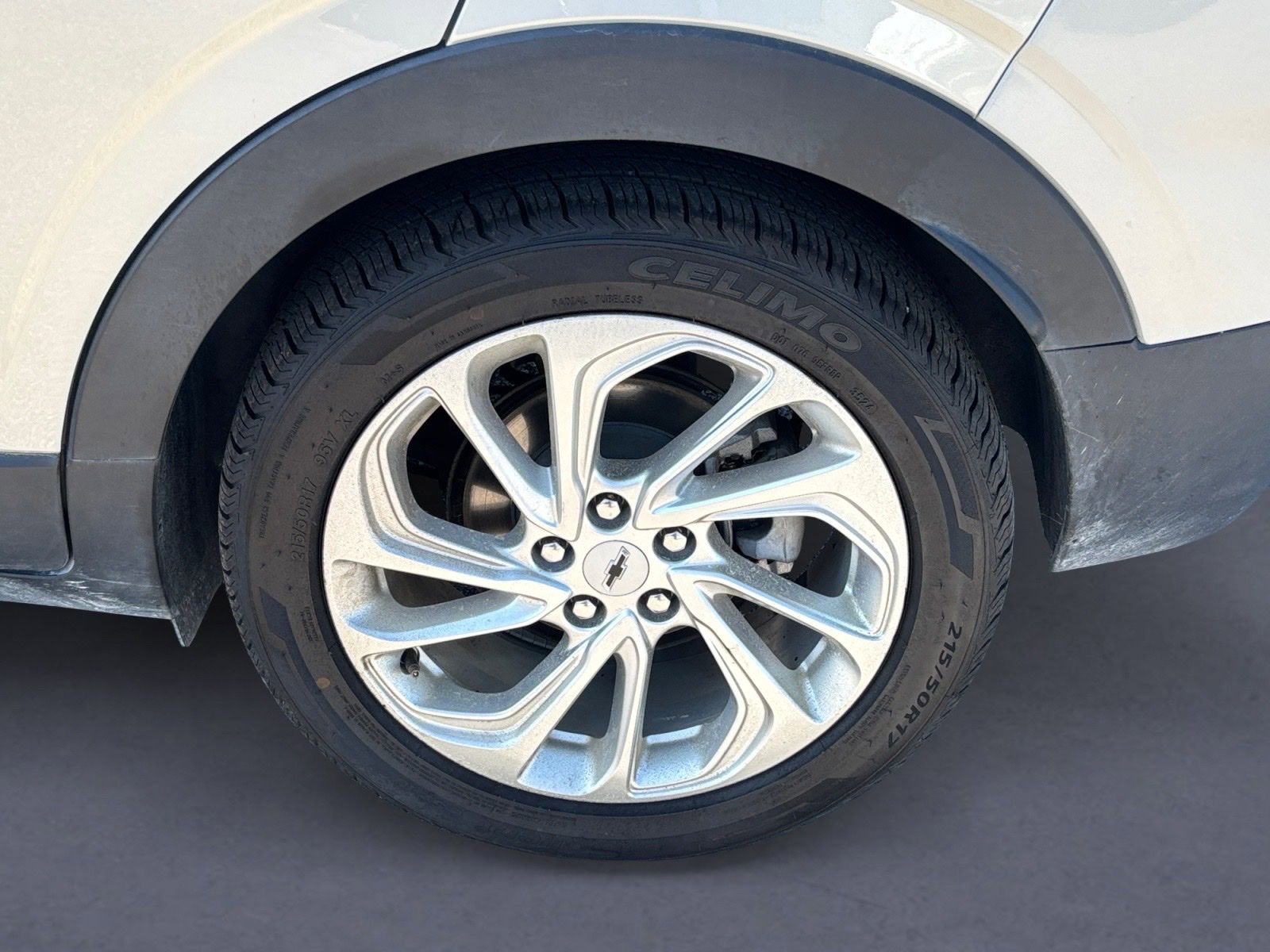 Used 2023 Chevrolet Bolt EUV LT image 3