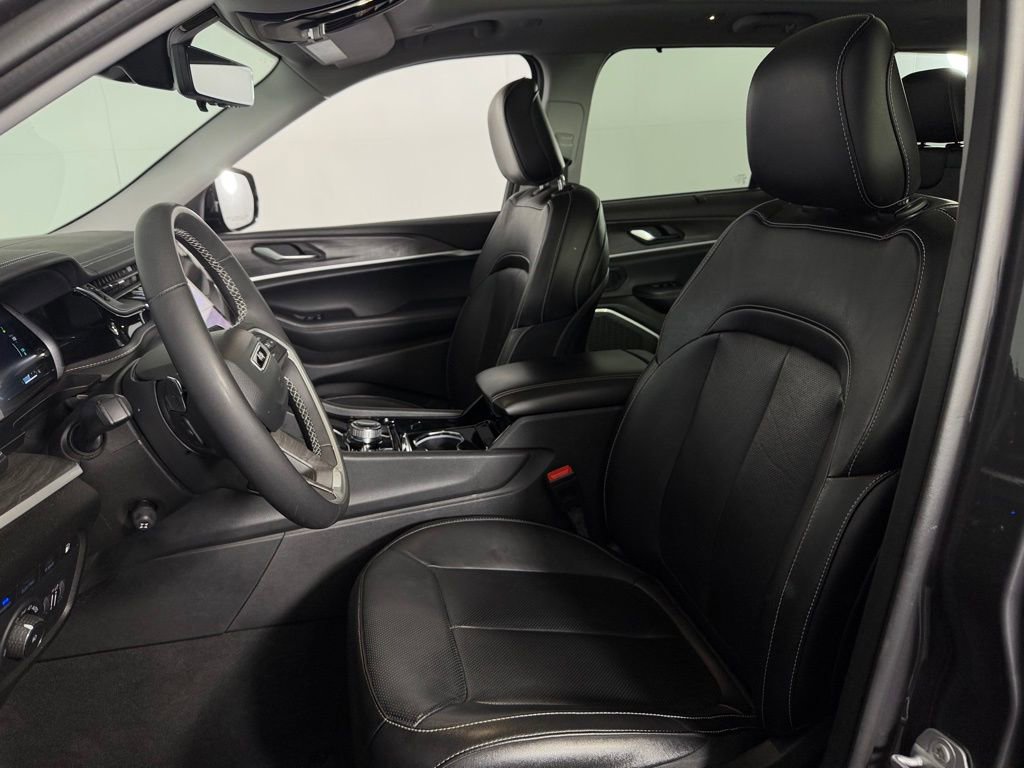 Used 2022 Jeep Grand Cherokee Limited 4xe w/ Luxury Tech Group II image 24