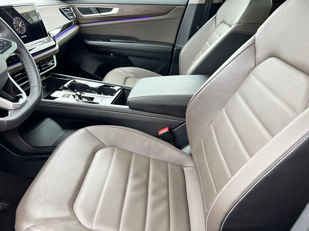 Used 2025 Volkswagen Atlas SEL image 10