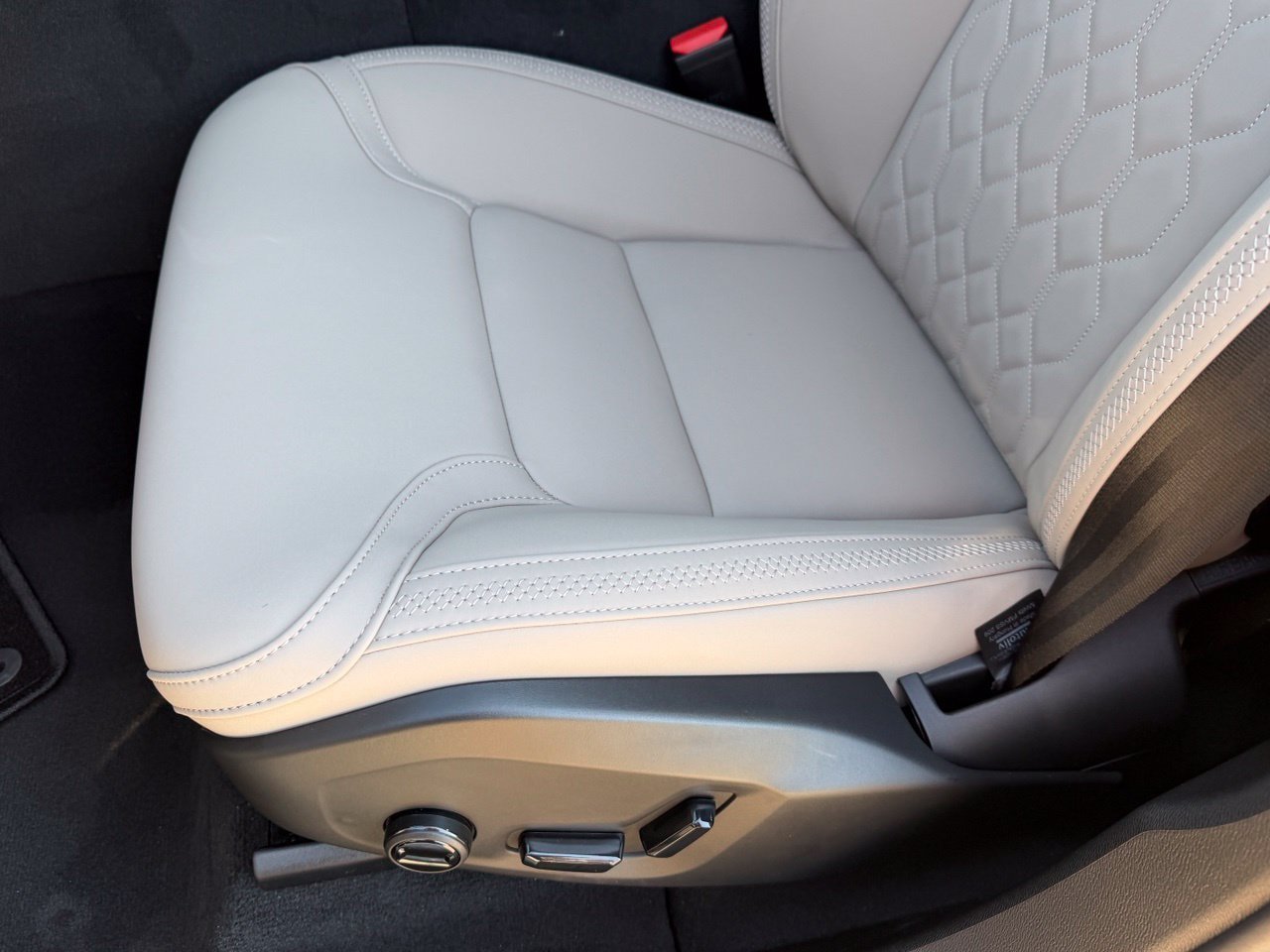 New 2027 Volvo XC60 B5 Core AWD/4WD image 15