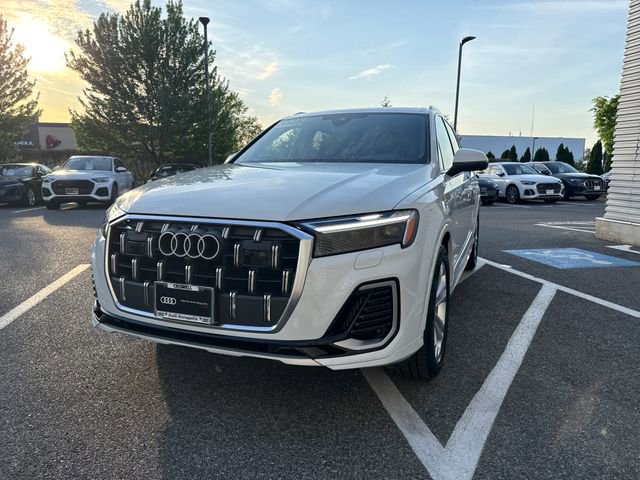 Used 2025 Audi Q7 3.0T Premium Plus w/ Premium Plus Package AWD/4WD image 1