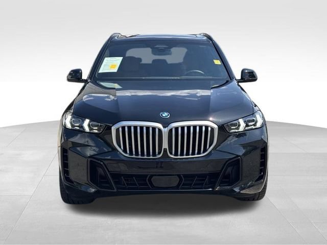 Certified 2026 BMW X5 xDrive50e w/ M Sport Package AWD/4WD image 13