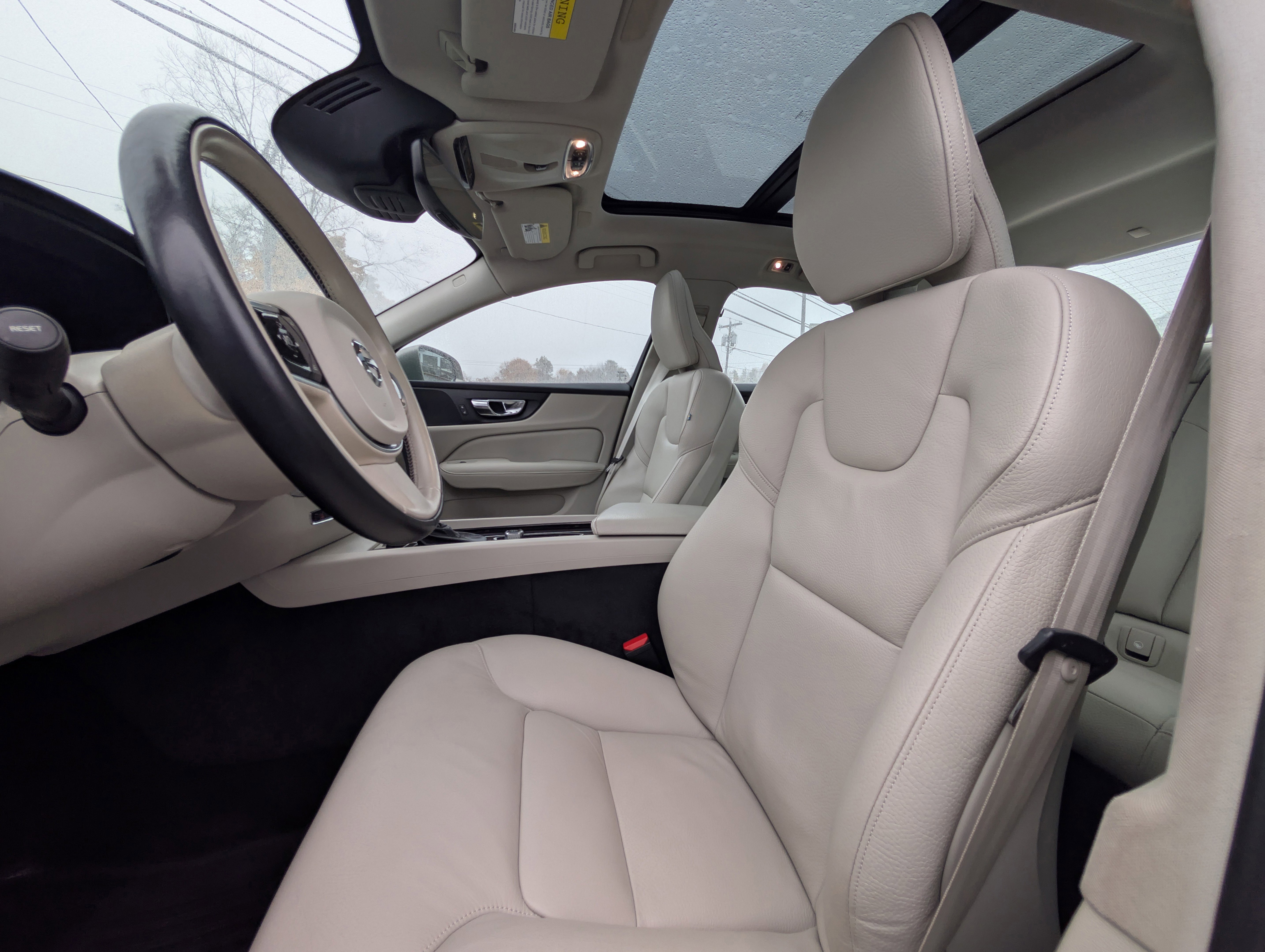 Used 2020 Volvo S60 T6 Momentum image 34