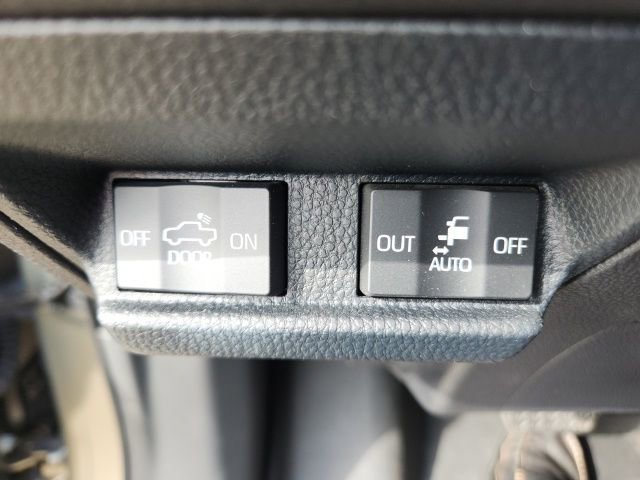 Used 2024 Toyota Tacoma Limited w/ Limited Package (LT) image 19